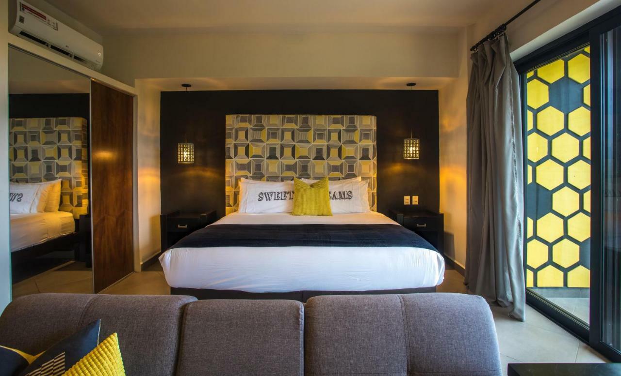 Honey B Suites Playa del Carmen Exterior photo