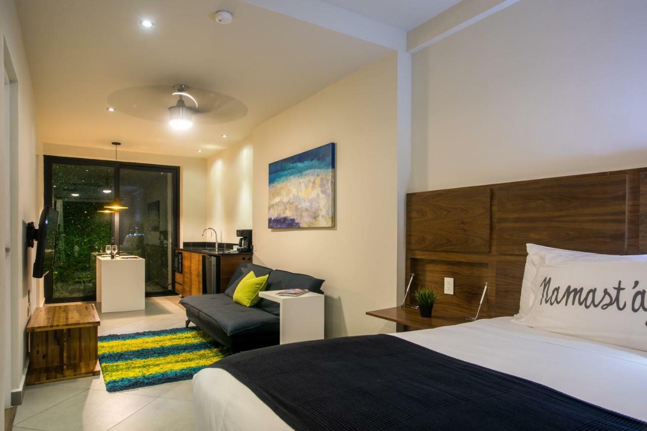 Honey B Suites Playa del Carmen Exterior photo